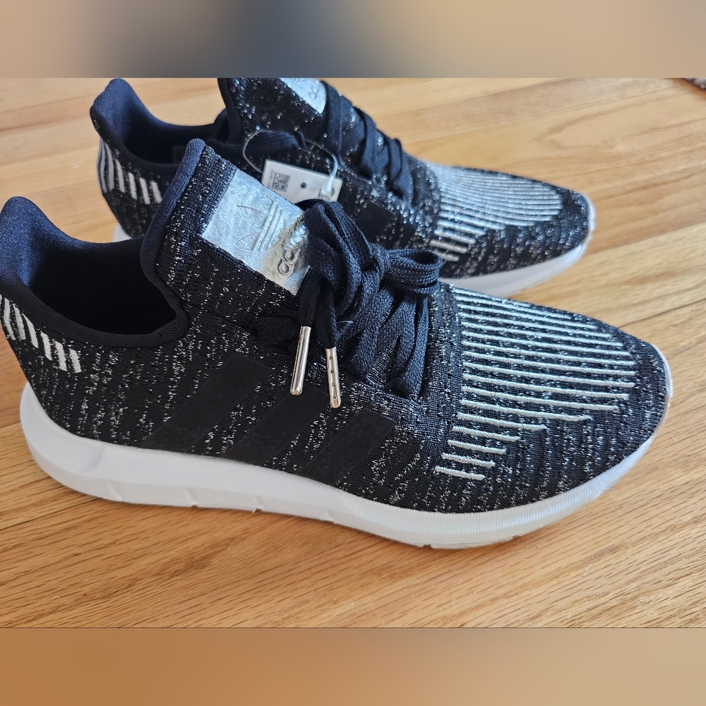 Adidas Women's Swift Run sneaker